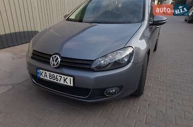 Хэтчбек Volkswagen Golf 2012 в 