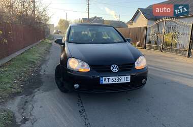 Хетчбек Volkswagen Golf 2005 в Надвірній