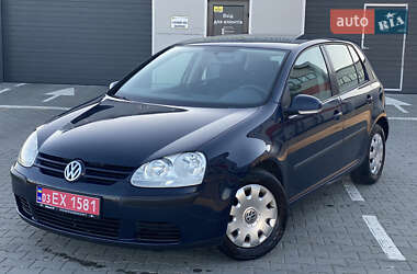 Хетчбек Volkswagen Golf 2005 в Нововолинську