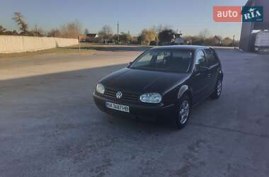 Хетчбек Volkswagen Golf 1999 в Помічній