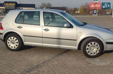 Хэтчбек Volkswagen Golf 2001 в Ковеле