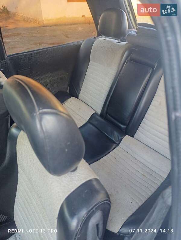 Хетчбек Volkswagen Golf 1987 в Царичанці