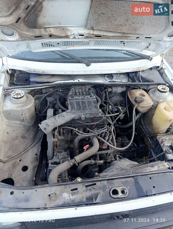Хетчбек Volkswagen Golf 1987 в Царичанці