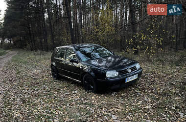 Хэтчбек Volkswagen Golf 2003 в Ровно