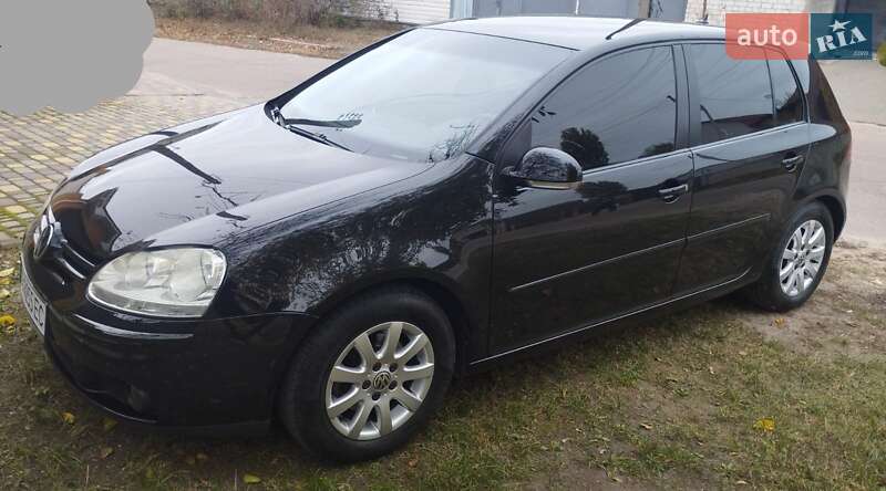 Хэтчбек Volkswagen Golf 2005 в Чернигове