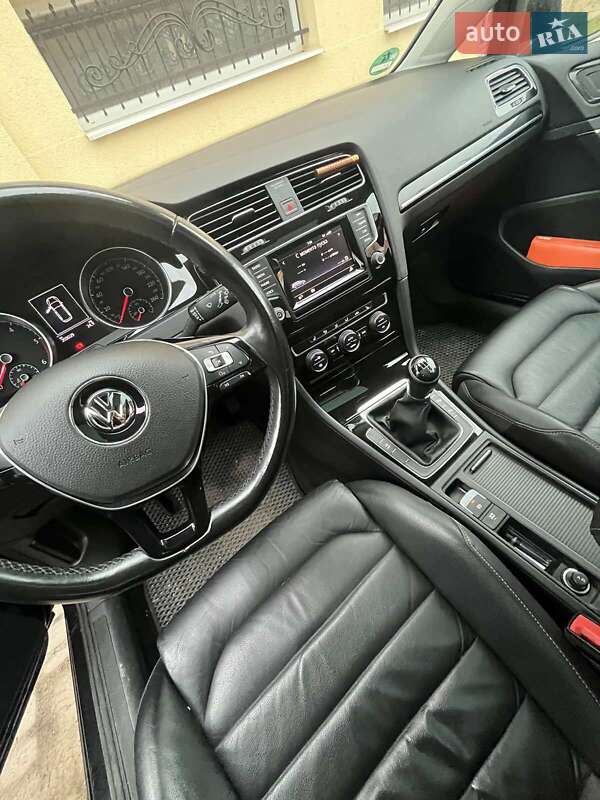 Универсал Volkswagen Golf 2015 в Дрогобыче