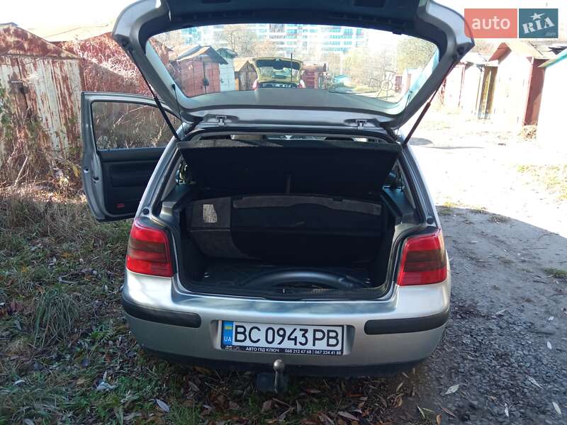 Хэтчбек Volkswagen Golf 2000 в Львове