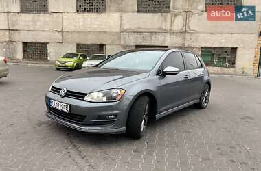 Хэтчбек Volkswagen Golf 2014 в Киеве