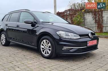 Универсал Volkswagen Golf 2019 в Ровно