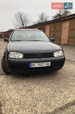 Хетчбек Volkswagen Golf 2001 в Червонограді