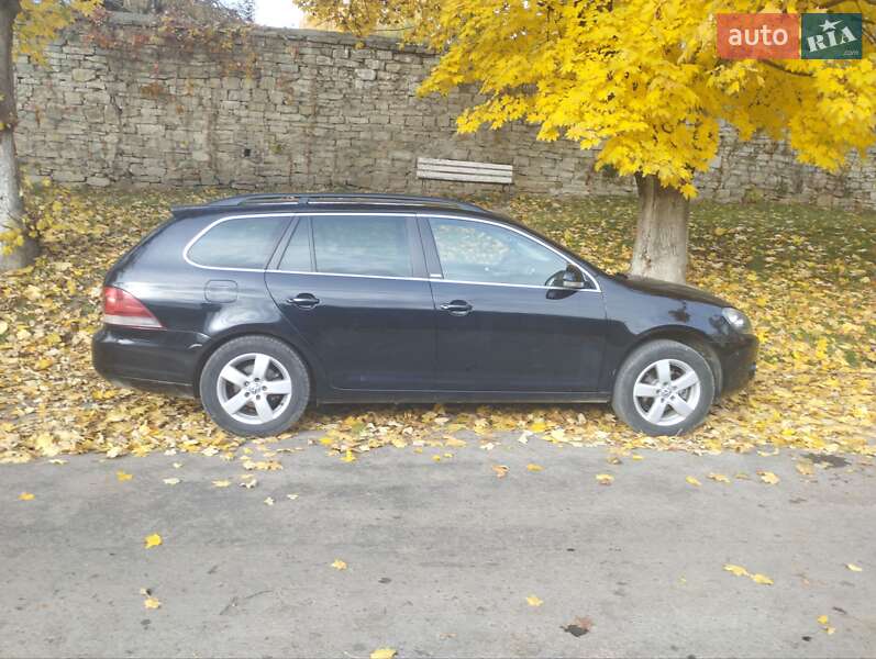 Универсал Volkswagen Golf 2011 в Каменец-Подольском