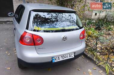 Хэтчбек Volkswagen Golf 2004 в Киеве