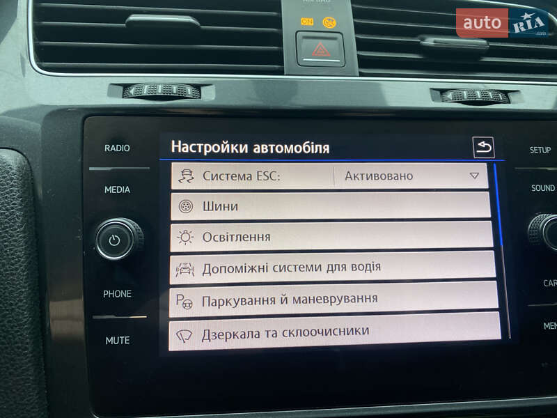 Універсал Volkswagen Golf 2017 в Рівному