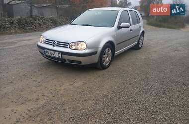 Хетчбек Volkswagen Golf 2002 в Мукачевому