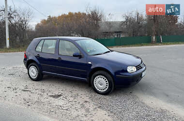 Хетчбек Volkswagen Golf 2000 в Попільні