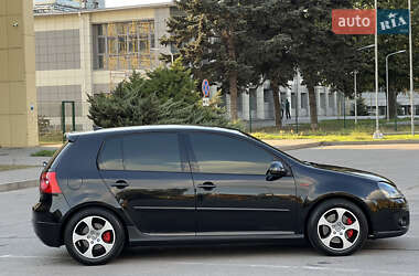 Хетчбек Volkswagen Golf 2006 в Запоріжжі