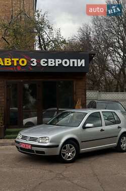 Хетчбек Volkswagen Golf 2002 в Чернігові