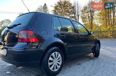 Хетчбек Volkswagen Golf 2002 в Львові