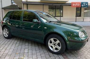 Хетчбек Volkswagen Golf 2002 в Львові