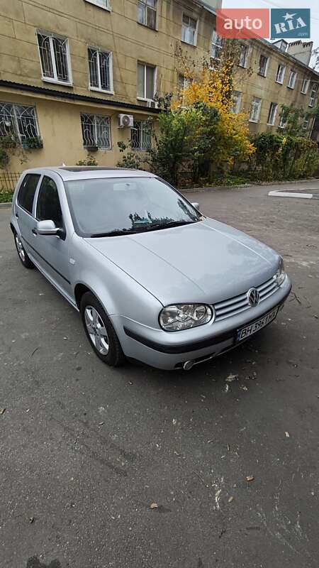 Volkswagen Golf 2000