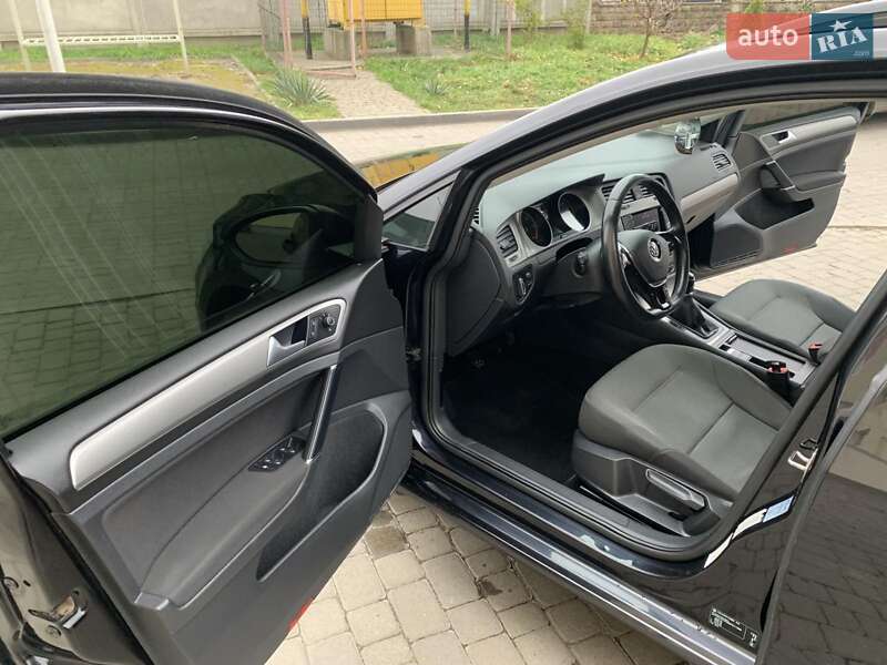 Універсал Volkswagen Golf 2014 в Хмельницькому