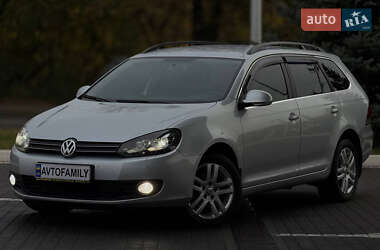 Універсал Volkswagen Golf 2012 в Дніпрі