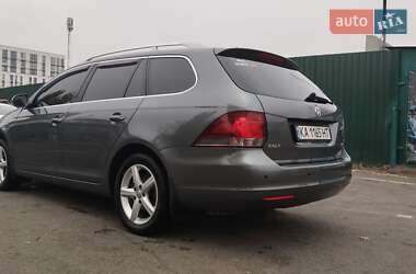 Універсал Volkswagen Golf 2012 в Києві