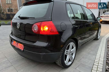 Хэтчбек Volkswagen Golf 2005 в Львове