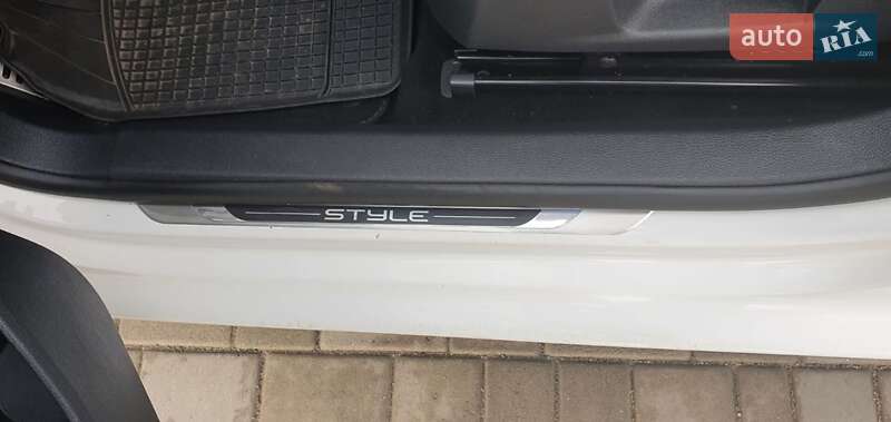 Універсал Volkswagen Golf 2012 в Кореці