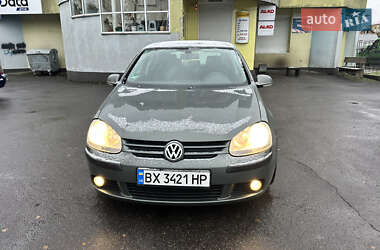 Хэтчбек Volkswagen Golf 2004 в Хмельницком