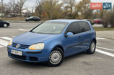 Хетчбек Volkswagen Golf 2004 в Запоріжжі