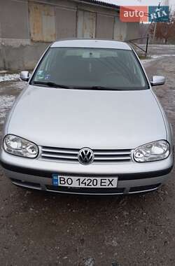 Хетчбек Volkswagen Golf 2002 в Зборові