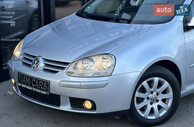 Хэтчбек Volkswagen Golf 2005 в Харькове