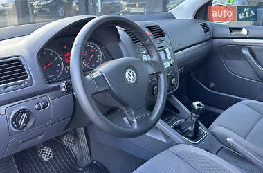 Хэтчбек Volkswagen Golf 2005 в Харькове