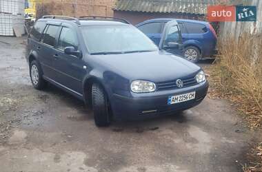 Універсал Volkswagen Golf 2002 в Бердичеві