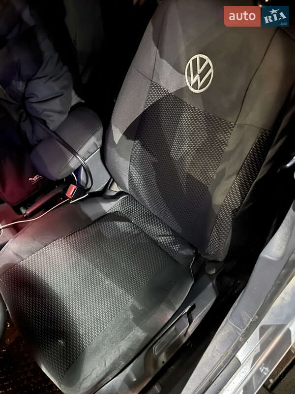 Хэтчбек Volkswagen Golf 2004 в Житомире