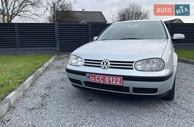 Хэтчбек Volkswagen Golf 2001 в Буске