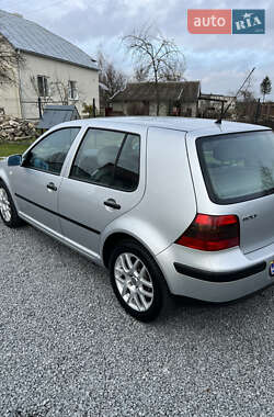 Хэтчбек Volkswagen Golf 2001 в Буске