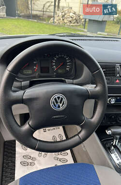 Хэтчбек Volkswagen Golf 2001 в Буске