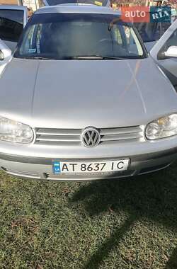 Хэтчбек Volkswagen Golf 2000 в Черновцах