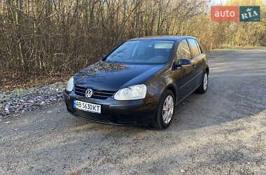 Хэтчбек Volkswagen Golf 2004 в Виннице