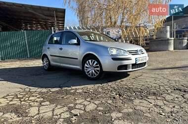 Хэтчбек Volkswagen Golf 2005 в Гайвороне