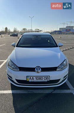 Хэтчбек Volkswagen Golf 2013 в Киеве