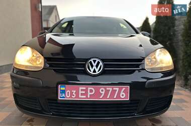 Хетчбек Volkswagen Golf 2005 в Києві