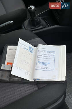 Хэтчбек Volkswagen Golf 2001 в 