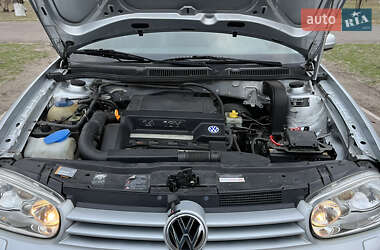 Хэтчбек Volkswagen Golf 2001 в 