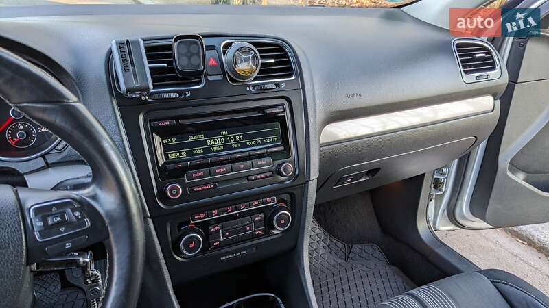 Універсал Volkswagen Golf 2013 в Чернівцях