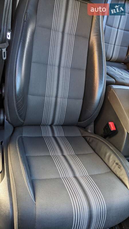 Універсал Volkswagen Golf 2013 в Чернівцях