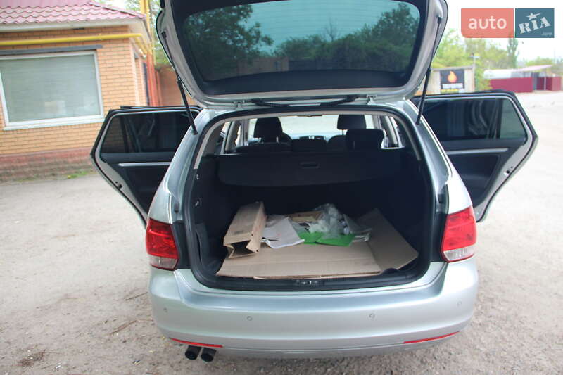 Універсал Volkswagen Golf 2012 в Одесі