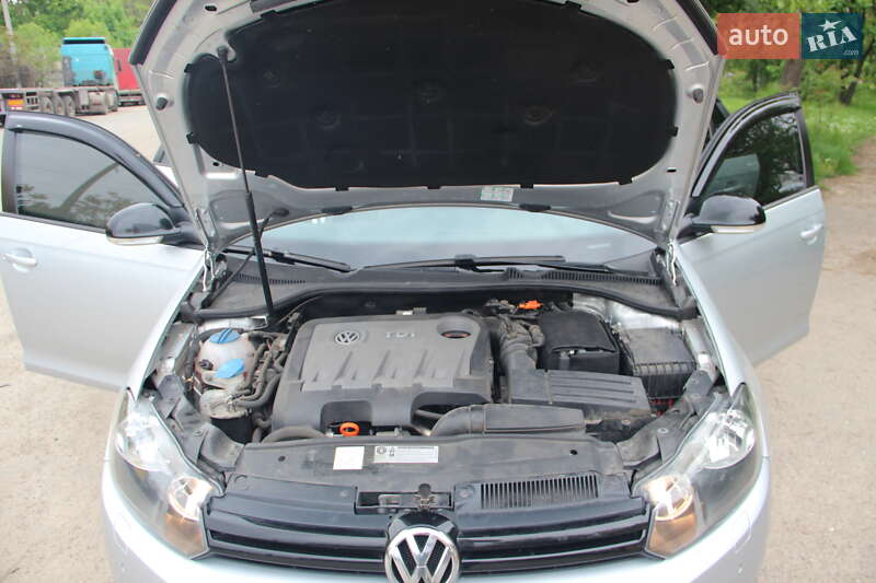 Універсал Volkswagen Golf 2012 в Одесі